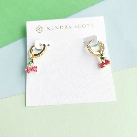 Kendra Scott Jewelry - Kendra Scott Cherry Huggie Earrings. Gold Berry Kyocera Opal